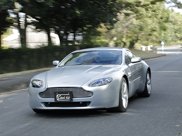 Aston Martin V8 vantage