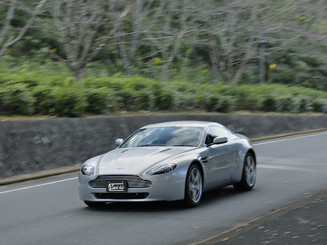 Aston Martin V8 vantage