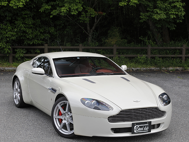 Aston Martin V8 vantage