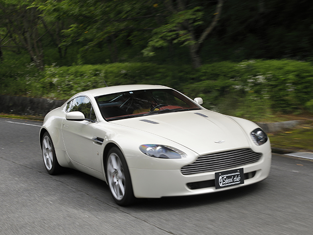 Aston Martin V8 vantage