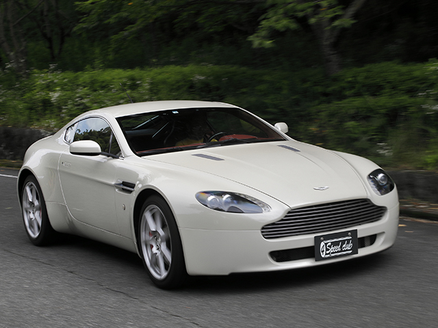 Aston Martin V8 vantage