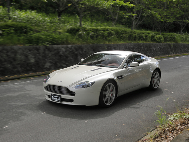 Aston Martin V8 vantage