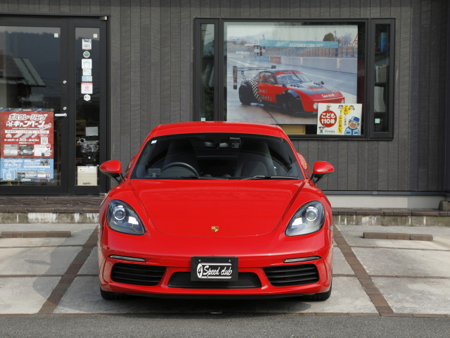 PORSCHE 718 Cayman
