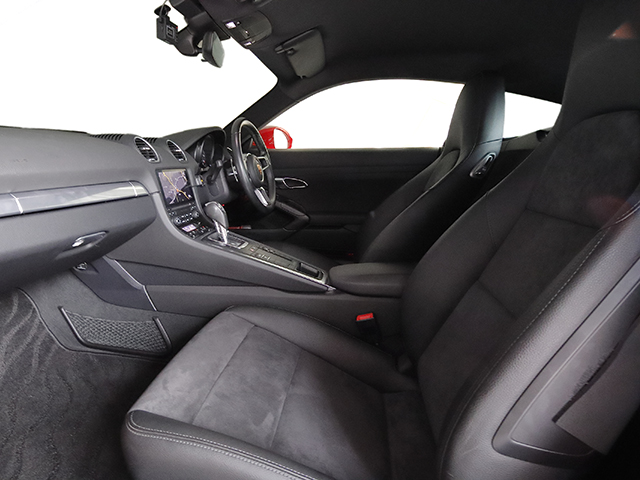 PORSCHE 718 Cayman